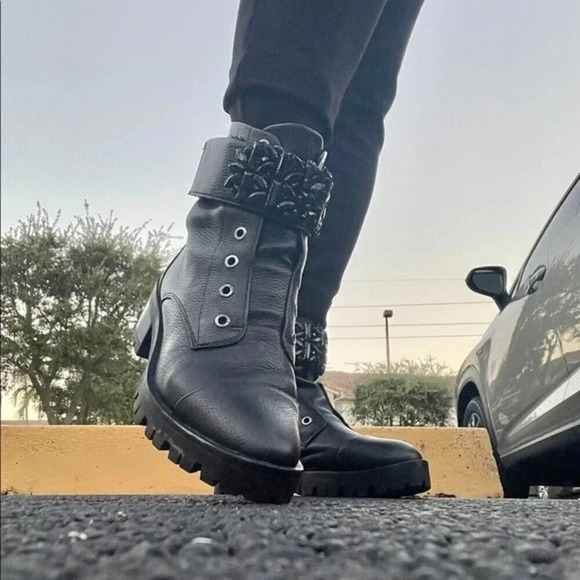 NEW, Karl Lagerfeld Paris, Pippa Lace Up Boot, Black - Picture 2 of 15